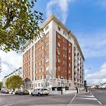 Central London Luxury, Relaxing Apartment! 2 Mins From Paddington Station!