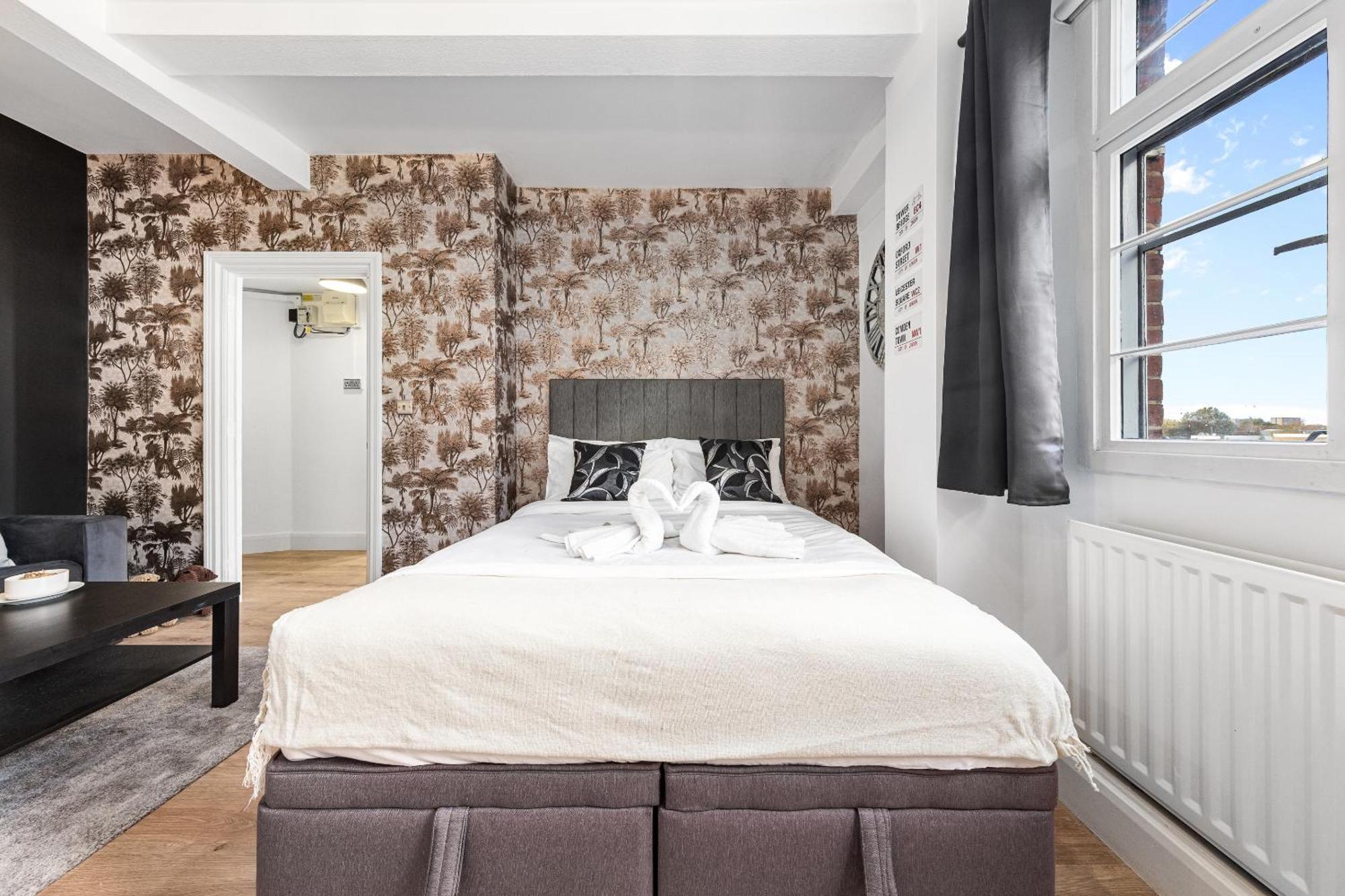 Luxury, Relaxing Apartment! 2 Mins From Paddington Station! London