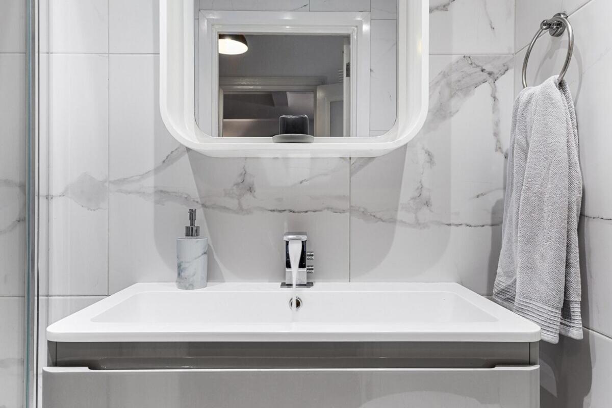 Apartment Luxury, Relaxing Apartment! 2 Mins From Paddington Station! London