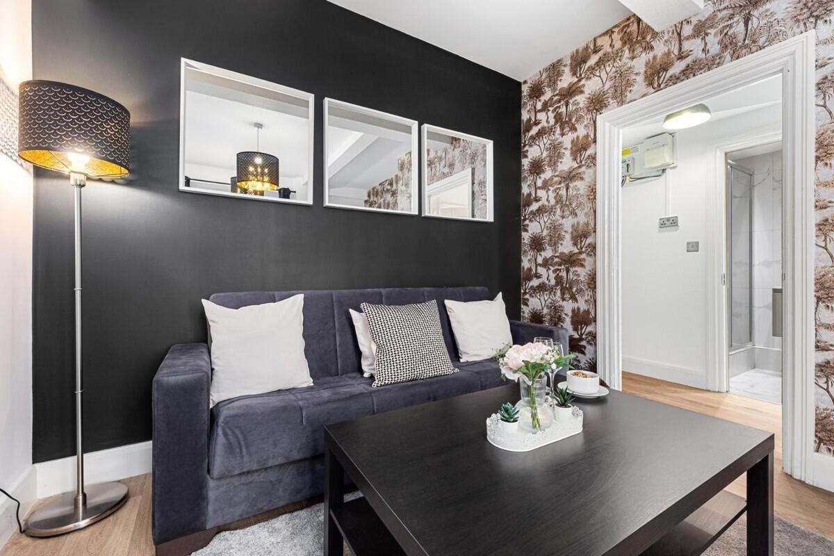 Luxury, Relaxing Apartment! 2 Mins From Paddington Station! * London